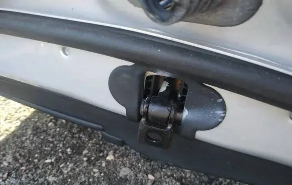 BMW 5 GT F07 Rear door check strap stopper