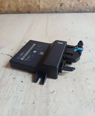 Audi A6 S6 C6 4F Gateway control module 4F0907468D 4F0910468A
