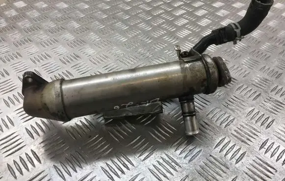 Ford Mondeo Mk III EGR valve cooler 2S709F464