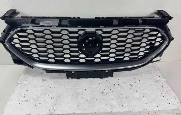 MG ZS Front bumper upper radiator grill 10633336