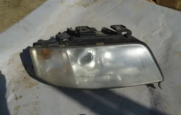 Audi A6 S6 C5 4B Headlight/headlamp 14846800