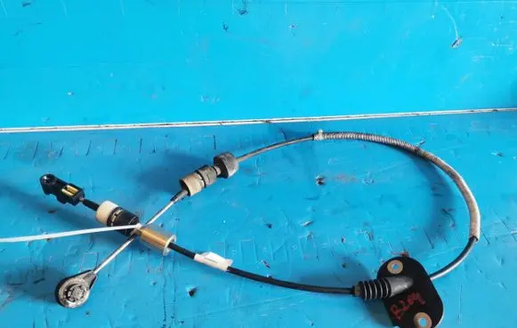 Gear shift cable linkage