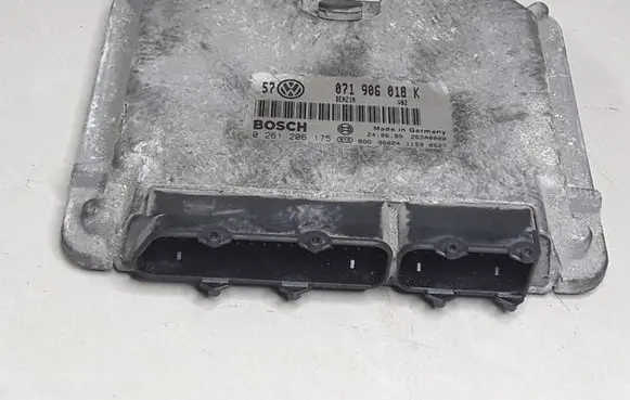Volkswagen Golf IV Engine control unit/module 0261206175 071906018K
