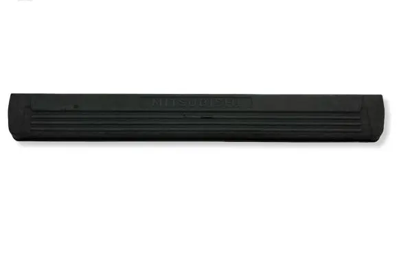 Mitsubishi Pajero Trim molding MR402145