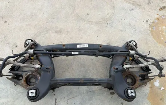 Mercedes-Benz CLS C218 X218 Rear subframe 2183508300 1518015