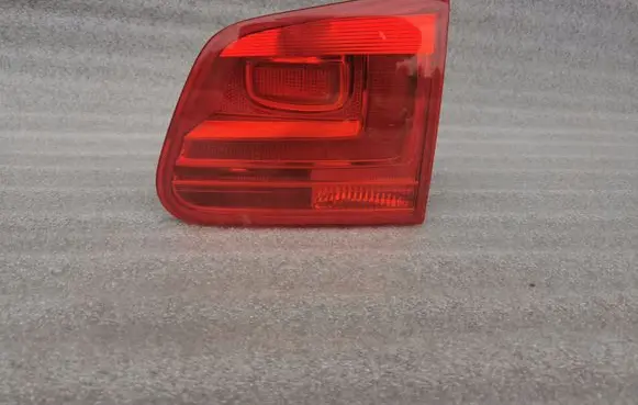 Volkswagen Tiguan Tailgate rear/tail lights 178957R