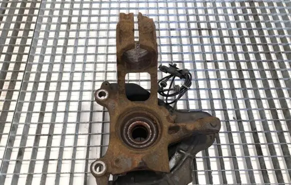 Opel Movano C Front wheel hub spindle knuckle 