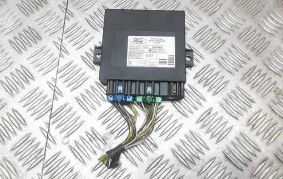 Ford Focus Comfort/convenience module 98AG15K600DB
