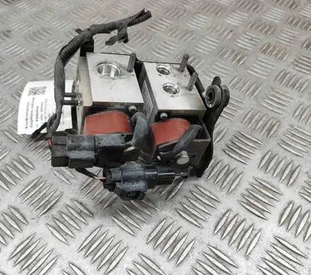 KIA Soul Air conditioning (A/C) expansion valve 97725E4100