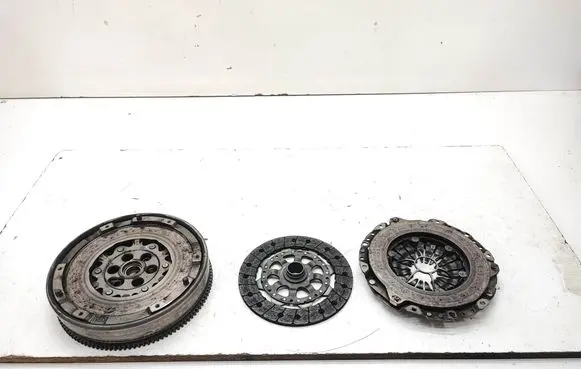 BMW 3 E90 E91 Clutch set kit 323064210