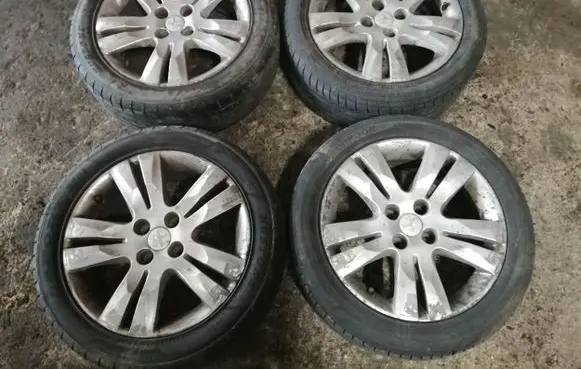 Peugeot 5008 R17 alloy rim 9675498677