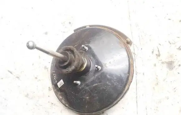 Volkswagen Golf IV Brake booster