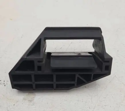 BMW 7 E65 E66 Radiator mount bracket 7508017