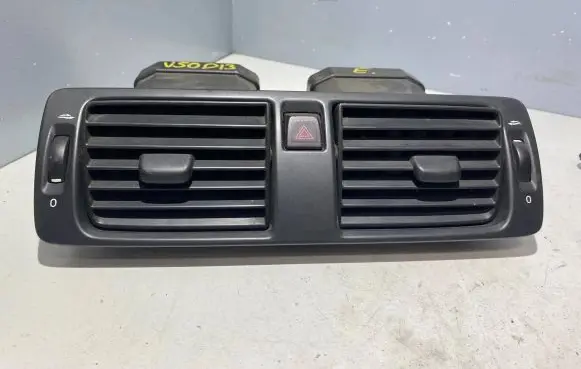 Volvo S40 Dash center air vent grill 30722777