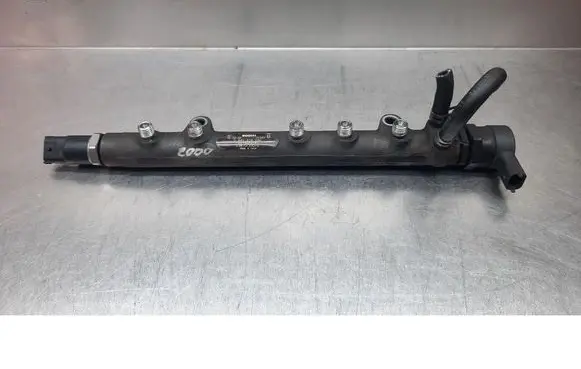 Toyota Yaris Verso Fuel injector supply line/pipe 23810-33010