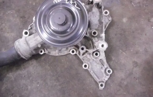 Mercedes-Benz GL X166 Water pump 555588884