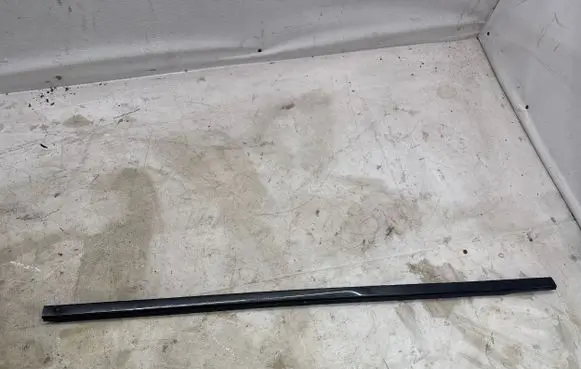 Peugeot 308 Front door glass trim molding 9830823680