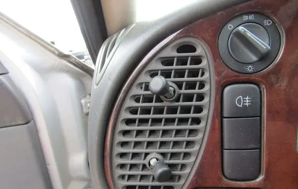 Saab 9-3 Ver1 Dash center air vent grill 