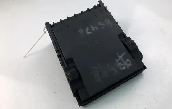 Volkswagen PASSAT B8 Fuse box set 1K0937132F