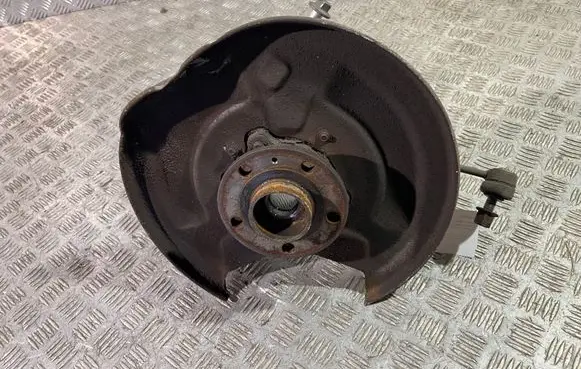 Rear wheel hub