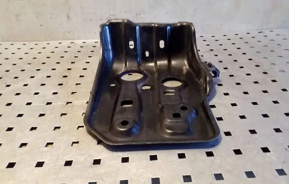 Toyota RAV 4 (XA30) Battery tray 