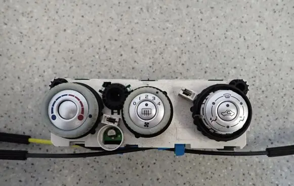 Mitsubishi Colt Other switches/knobs/shifts 69667016