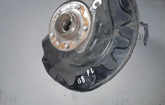 Volkswagen PASSAT B8 Front wheel hub 5Q0407257A