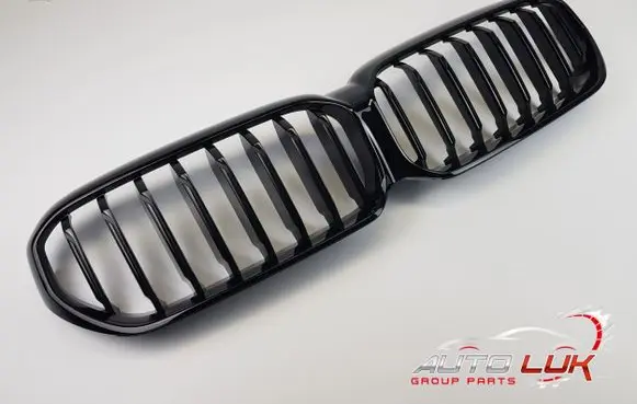 BMW 5 G30 G31 Front grill 9852168