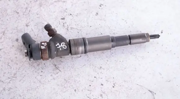 BMW 5 E60 E61 Fuel injector 7793836 0445110216