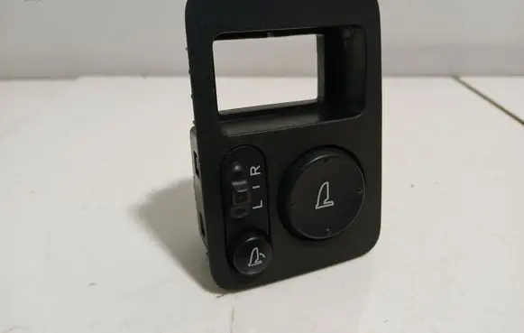 Honda CR-V Wing mirror switch M33212