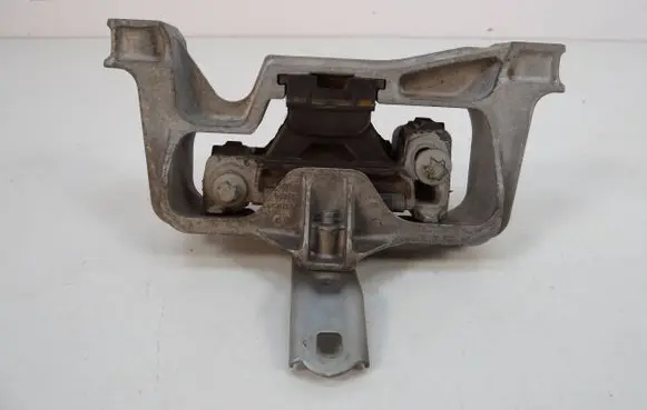 Mercedes-Benz B W246 W242 Engine mount bracket A2462402517