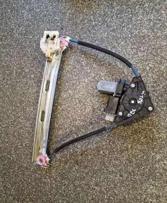 Fiat 500L Rear door window regulator with motor