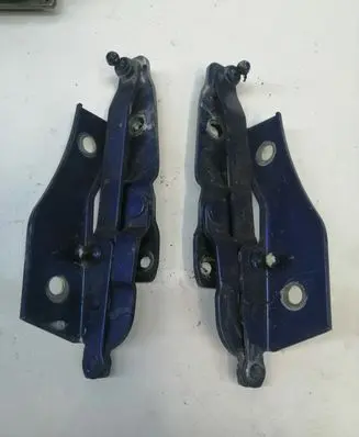 Ford Streetka Tailgate/trunk/boot hinge 