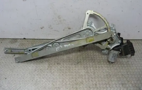 Toyota Auris 150 Front door manual window regulator 