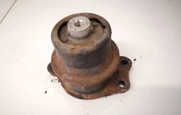 Honda Insight Engine mount bracket 