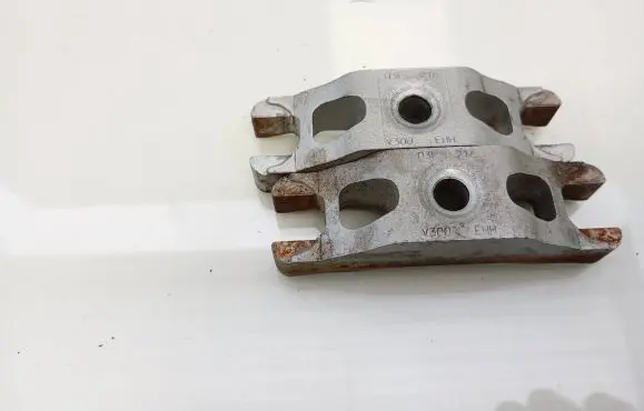 Audi A3 S3 A3 Sportback 8P Fuel Injector clamp holder 03L216