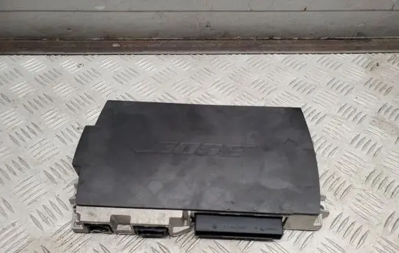 Audi Q3 8U Sound amplifier 8X0035223D