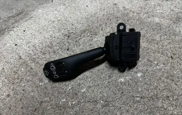 BMW 5 E39 Wiper control stalk 8375407 01204010