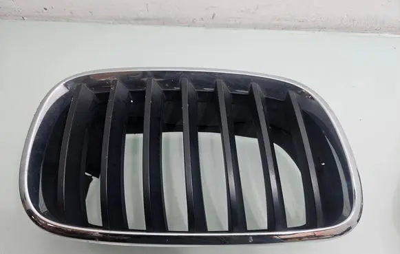 BMW X5 E70 Front bumper upper radiator grill 7171396