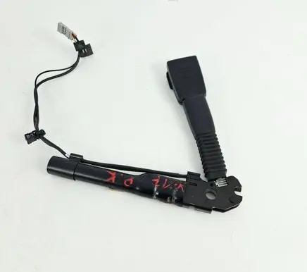BMW 1 E82 E88 Front seatbelt buckle 723563