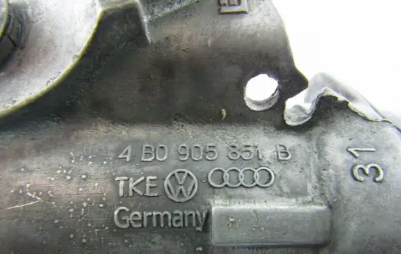 Audi A4 S4 B5 8D Ignition lock 4B0905851B