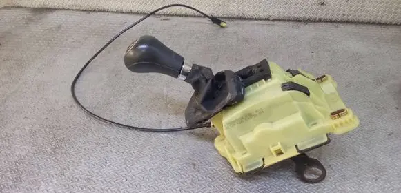 Mercedes-Benz C W203 Gear shifter/selector A2032678524Q