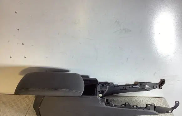 Lexus GS 250 350 300H 450H Center console 5881030C70 5881130380