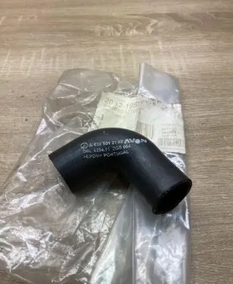 Mercedes-Benz Vito Viano W638 Engine coolant pipe/hose A6385012182