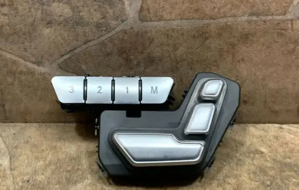 Mercedes-Benz CLS C218 X218 Seat control switch A2129059700