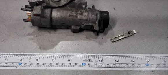 Audi A6 S6 C5 4B Ignition lock 4B0905851B