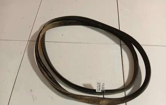 Nissan Pathfinder R51 Rubber seal front coupe door 