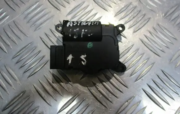 Opel Astra H Central body control module 52406339