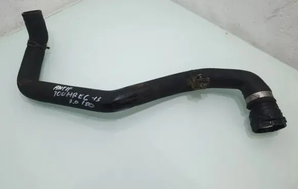 Volkswagen Touareg II Engine coolant pipe/hose