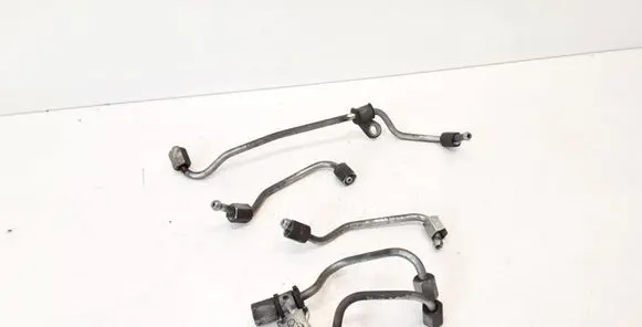 Honda CR-V Fuel injector supply line/pipe 